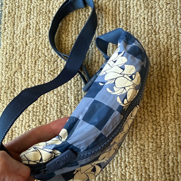 Lightweight Fanny Pack - Picture 11 of 13